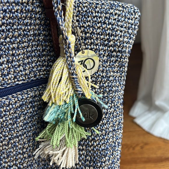 The Sak Silverwood Crochet Shopper NWT - Picture 5 of 9